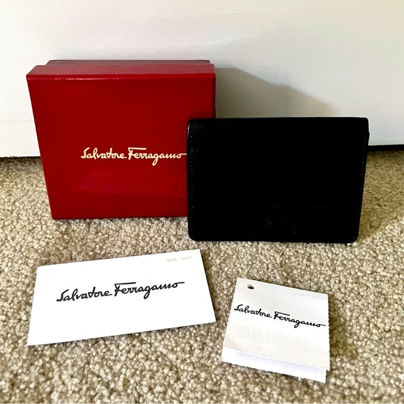 Salvatore Ferragamo Handbags - Salvatore Ferragamo Black Unisex Leather Cardholder EXCELLENT CONDITION